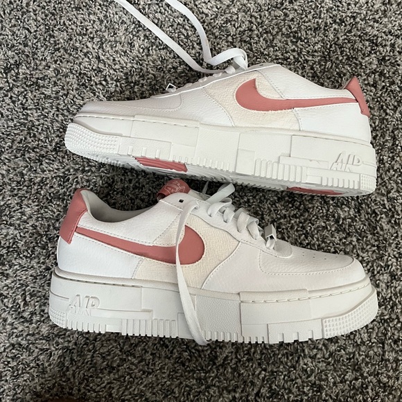Nike AF1 - Picture 2 of 6